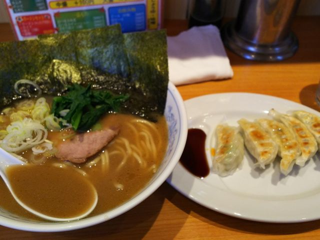 ラーメンとぎょうざ_ラーメン 一平家