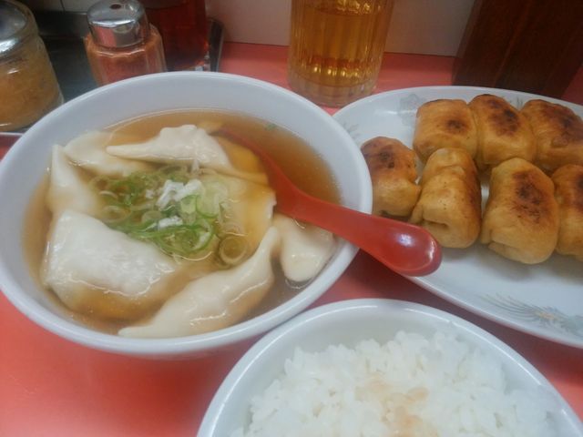 焼餃子と水餃子_ギョウザ萬金 相模原店