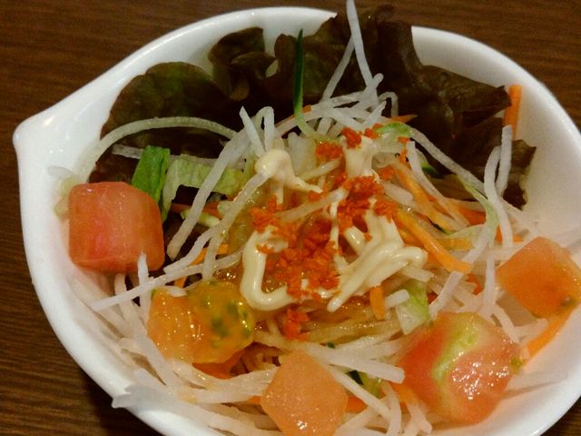 サラダ。食前に出てくるのでからだにもやさしい。_びっくりドンキー佐世保アルファ店