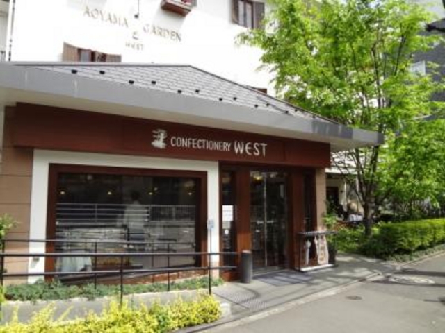 雰囲気のよいお店です_洋菓子舗ウエスト 青山店
