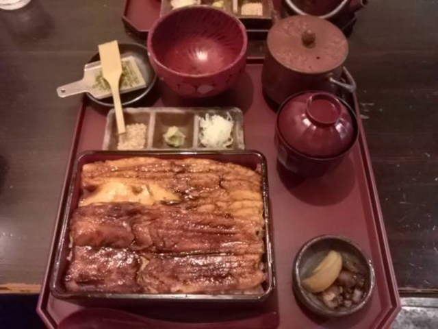 箱飯の大箱(煮上げと焼き上げのあいのせ)+お出汁。_日本橋 玉ゐ