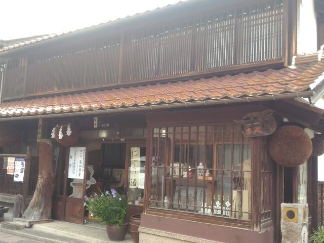 酒屋さん_白壁土蔵群