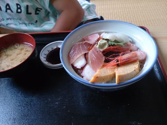 海鮮丼 _食事処 黒潮