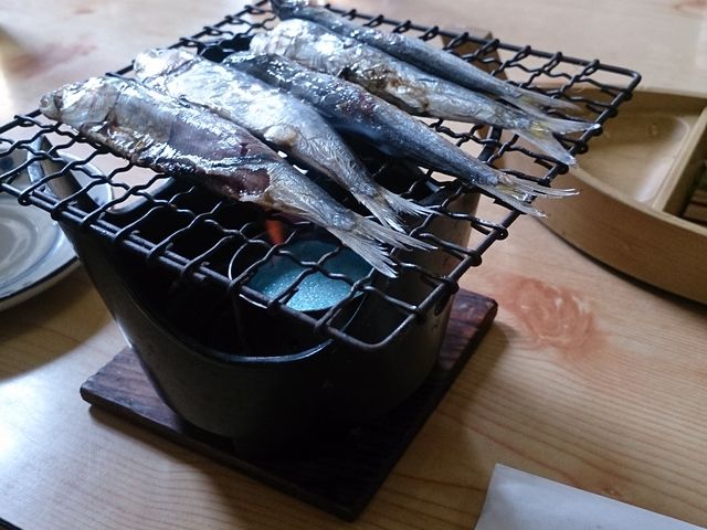 焼くのは孫2号。じょうずにやけたかな?
_食事処 黒潮