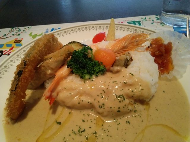 白いカレー_トヨタ博物館ミュージアムレストラン AVIEW