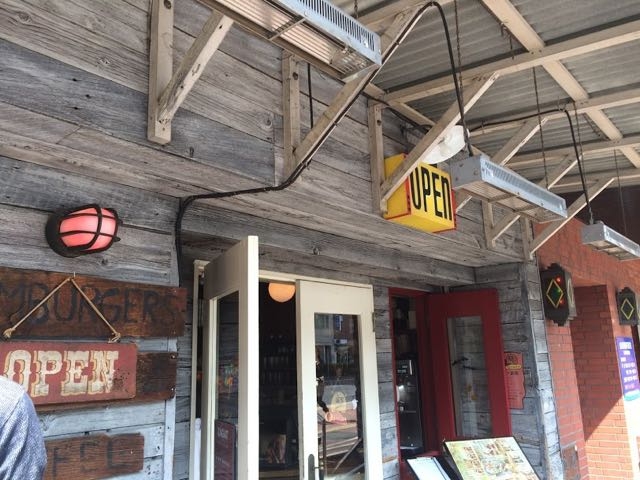 アメリカンなお店_FIRE HOUSE
