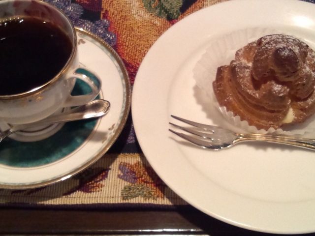 コーヒーとシュークリーム_自家焙煎珈琲 濱田屋