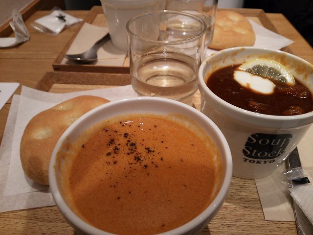 海老のビスクとボルシチ_スープ・ストック・トーキョー 上野店