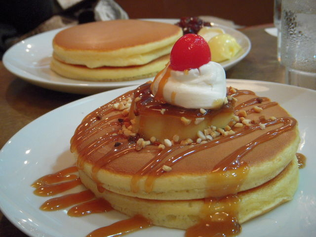 キャラメルアーモンドプリンホットケーキ¥580(セット価格)_なかおか珈琲 なんば店