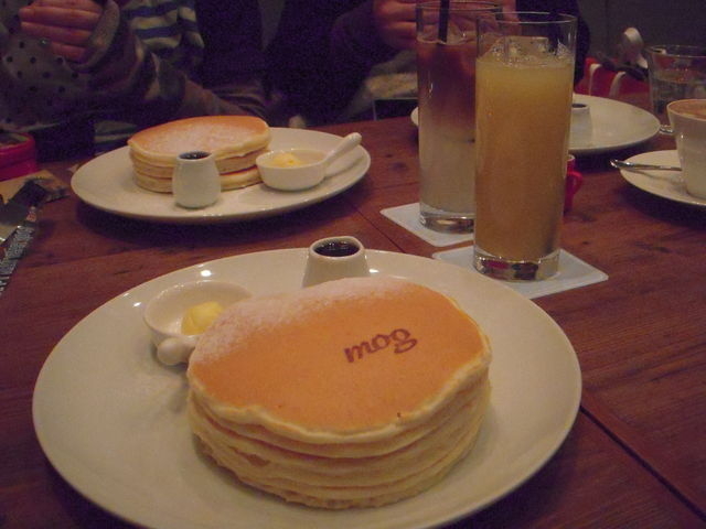 クラシック・バターミルクパンケーキ¥650_パンケーキカフェ mog(モグ)京橋店