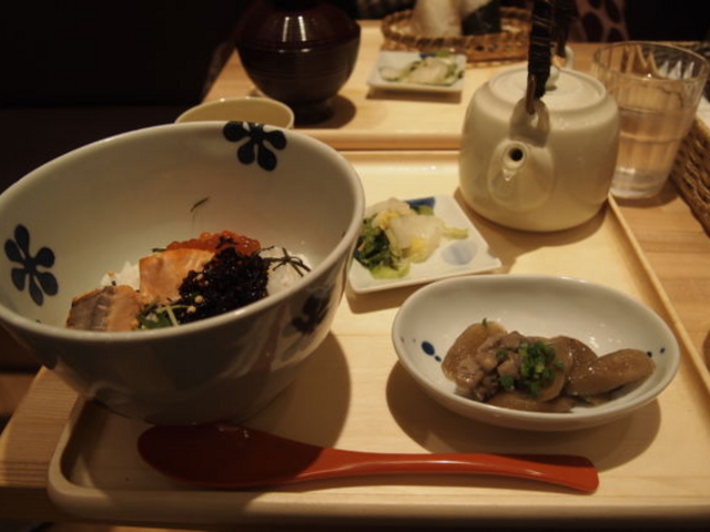 焼き鮭といくらの親子だし茶漬け¥800_だし茶漬けえんエキマルシェ大阪店
