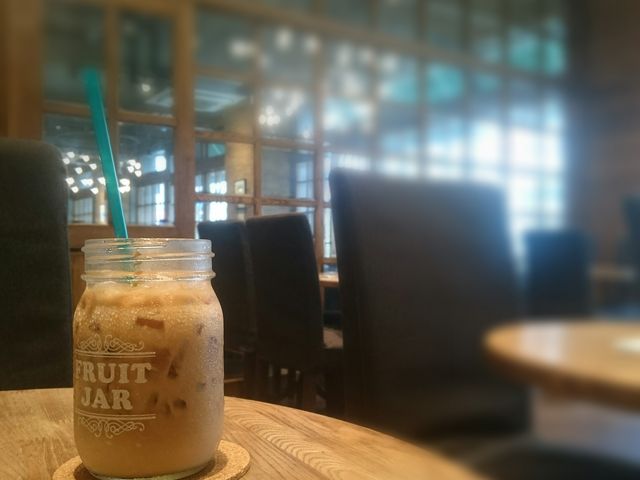 喫煙室のカフェ店内。_カフェ マスターズカフェ 薬院店