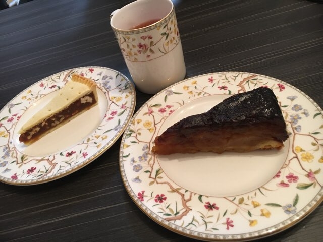 タルトタタンとナッツのタルト_ラ・ヴァチュール