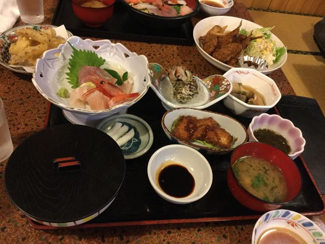 上刺身定食、アジフライ_魚山亭