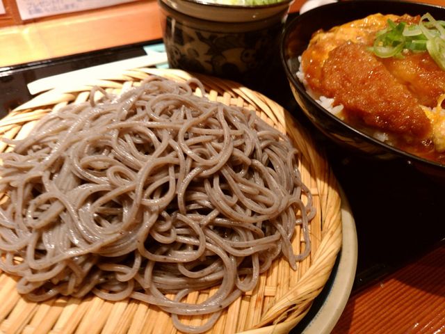 そばアップ。_北前そば 高田屋 佐世保アルファ店