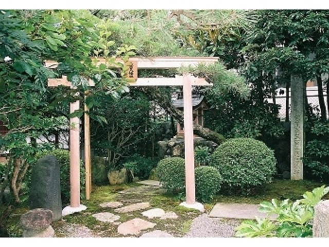 木曽八幡社。_義仲寺