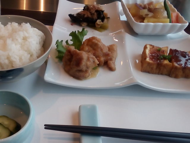 ランチ_さがんれすとらん 志乃 県庁店