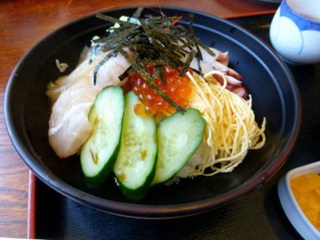 海鮮丼_船員厚生食堂