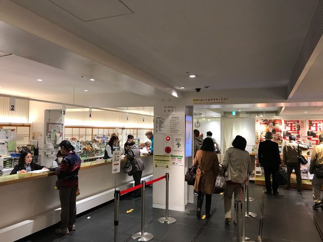 京都駅 烏丸口2階_京都総合観光案内所「京なび」