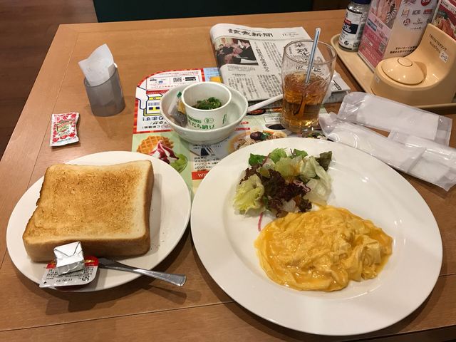 スクランブルエッグモーニングセットと納豆_ガスト 東岩槻店