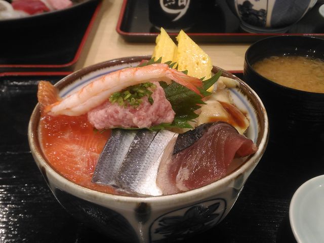 海鮮丼980円(大盛)_すし三崎丸 茅ヶ崎ラスカ店