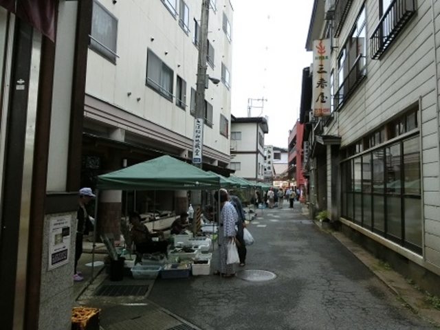 肘折温泉の朝市_肘折温泉の朝市