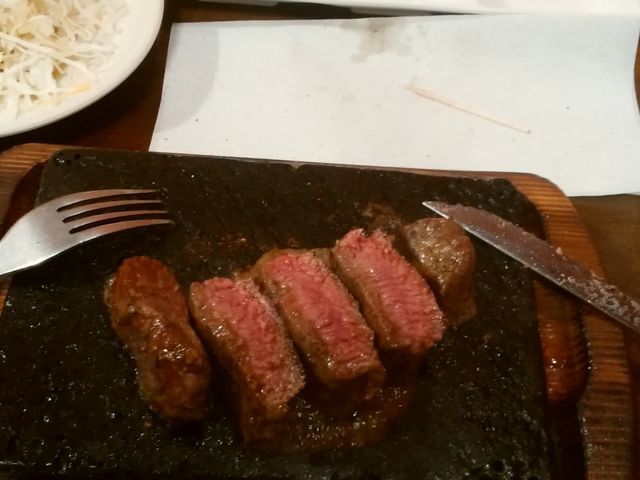 100グラム切ったとこ_STEAK HOUSE やっぱりステーキ 2nd