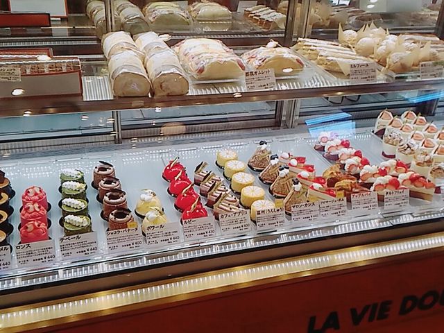 ケーキ_パティスリー ラ ヴィ ドゥース 横浜店