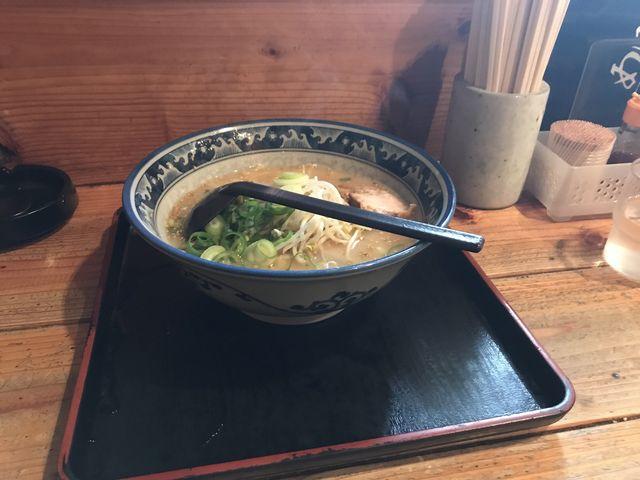 ラーメンは700円ですが、
サイドメニューは非常に高い
です。_にんにくらーめん 天洋 大正橋店