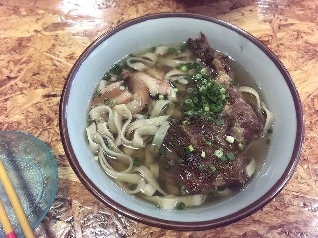ミックスそば730円(一口食べた状態)_ゆうなみ 坂下店
