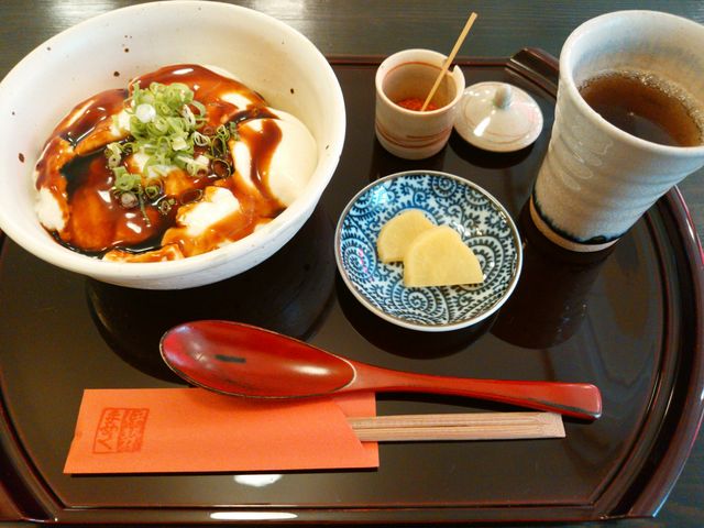 おとうふ丼600円(税抜)_まめく
