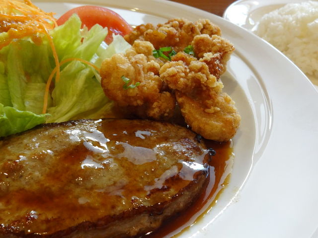 日替わりランチ(ハンバーグ照り焼きソース&竜田揚げおろしポン酢)_ココス泉ヶ丘店