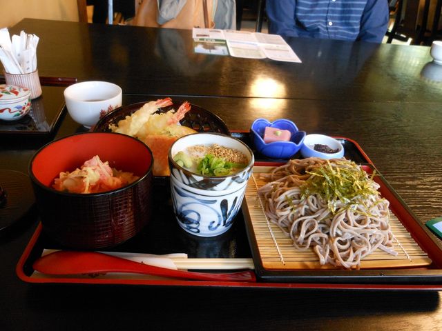 醍醐の桜麺-湯葉丼セット_阿闍梨寮 寿庵