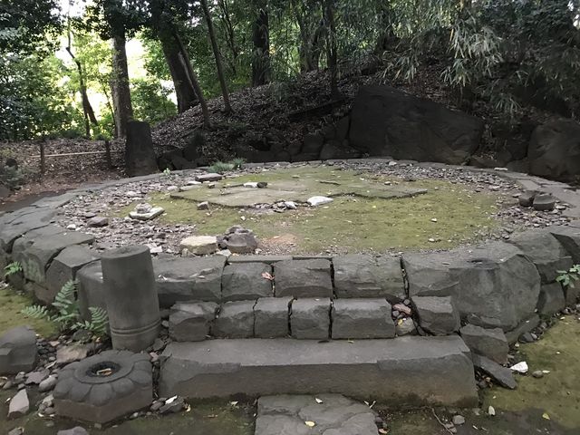 【小石川後楽園〜八卦堂跡】土台は八角形_八卦堂跡(小石川後楽園)