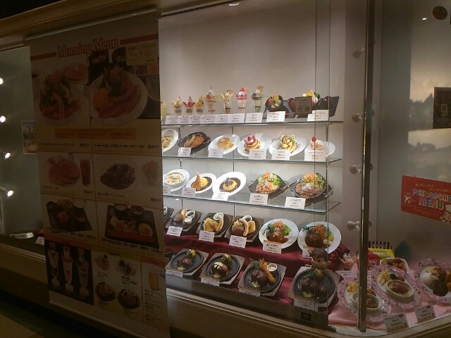 朝は朝食メニューのみ_不二家レストラン・成田国際空港店