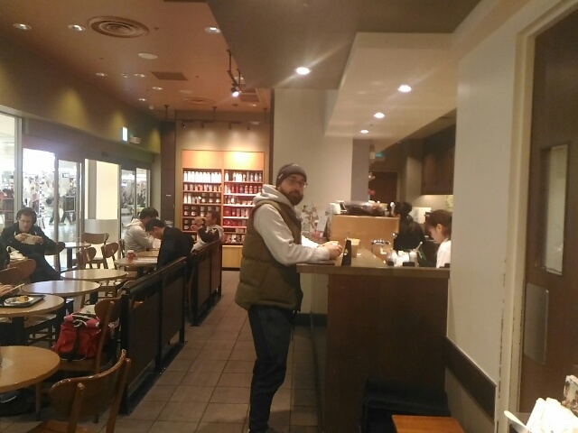 あまり広くないけど_スターバックス・コーヒー 成田空港店