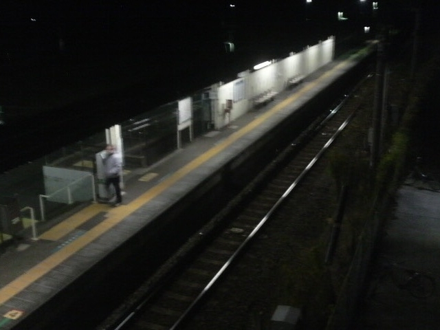 歩道橋の上からみる入谷駅_JR入谷駅
