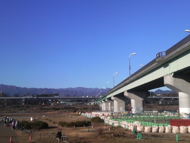座間依橋と大山_座間依橋