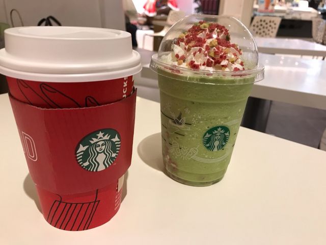 ホリデーシーズン_スターバックス・コーヒー 新千歳空港店