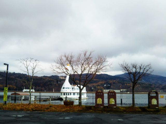 山中湖観光船_山中湖遊覧船 白鳥の湖
