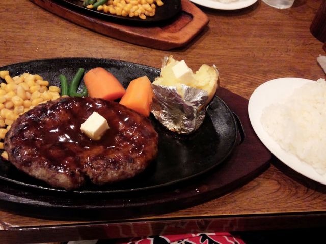 ハンバーグ_浪漫亭