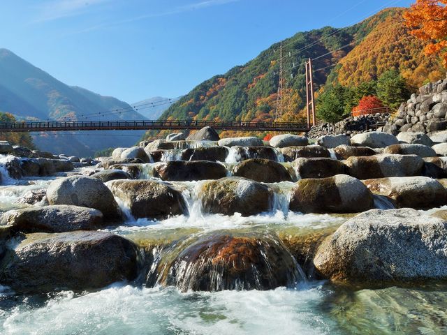 大田切川と吊り橋_菅の台水と文化の森公園