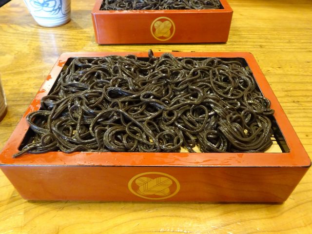 名物の黒切そば_小堀屋本店