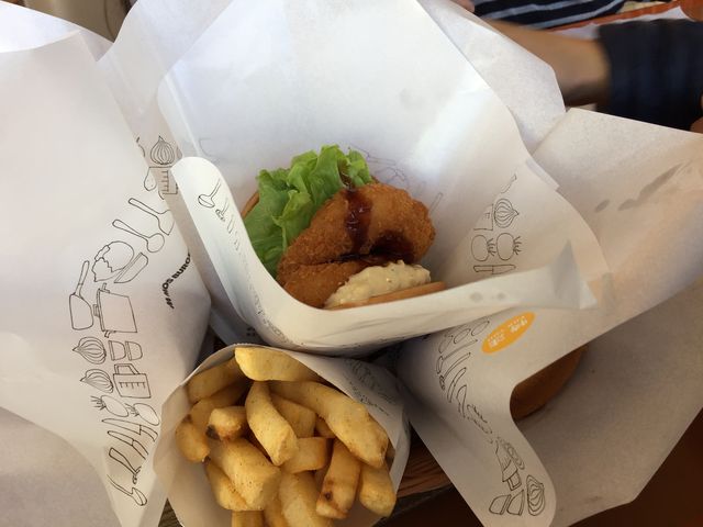 ホクホク_モスバーガー南港ATC店(MOS BURGER)