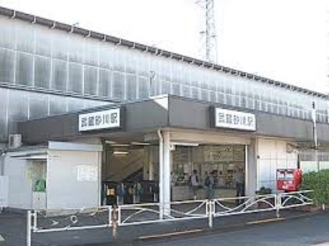 すながわの最寄り駅は西武拝島線の武蔵砂川駅からすぐ。_すながわ