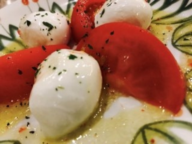 おすすめのカプレーゼです!_サイゼリヤ オオゼキ上町ビル店