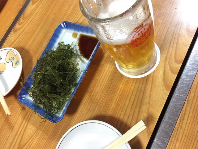 海ぶどうとオリオンビール_お食事処 やまちゃん