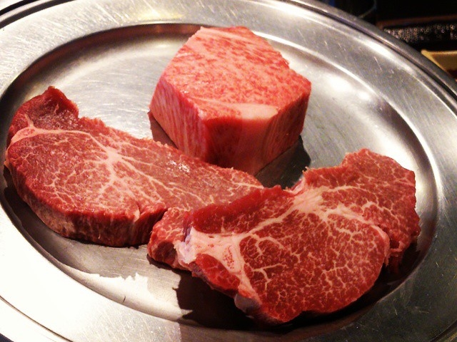 本日のお肉!ヒレやサーロインなど、個別にお好みのお肉を選べます。_宮崎 ミヤチク
