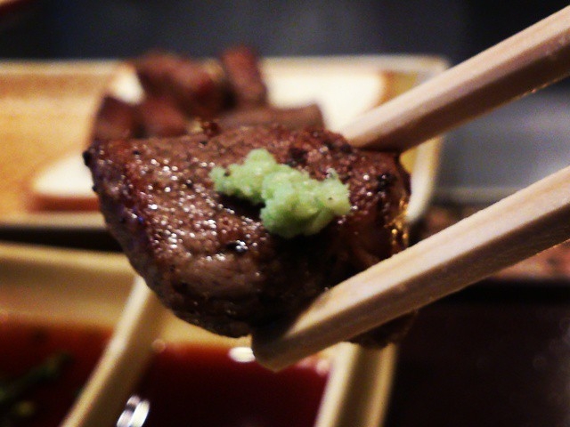 一切れ一切れが味わい深く口いっぱいに旨みが広がる!山葵や粗塩など薬味も豊富で、どれもが絶品!_宮崎 ミヤチク