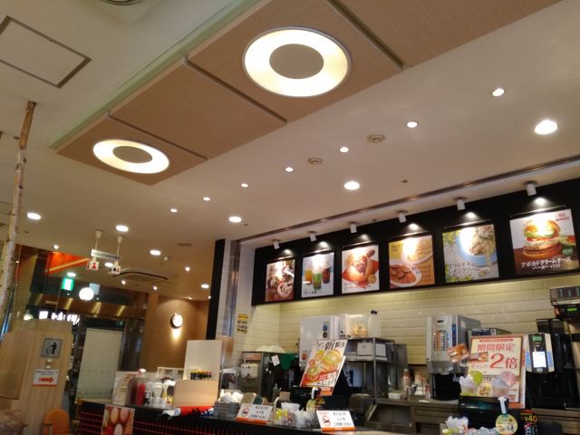女性が多い_ファーストキッチン 草加マルイ店